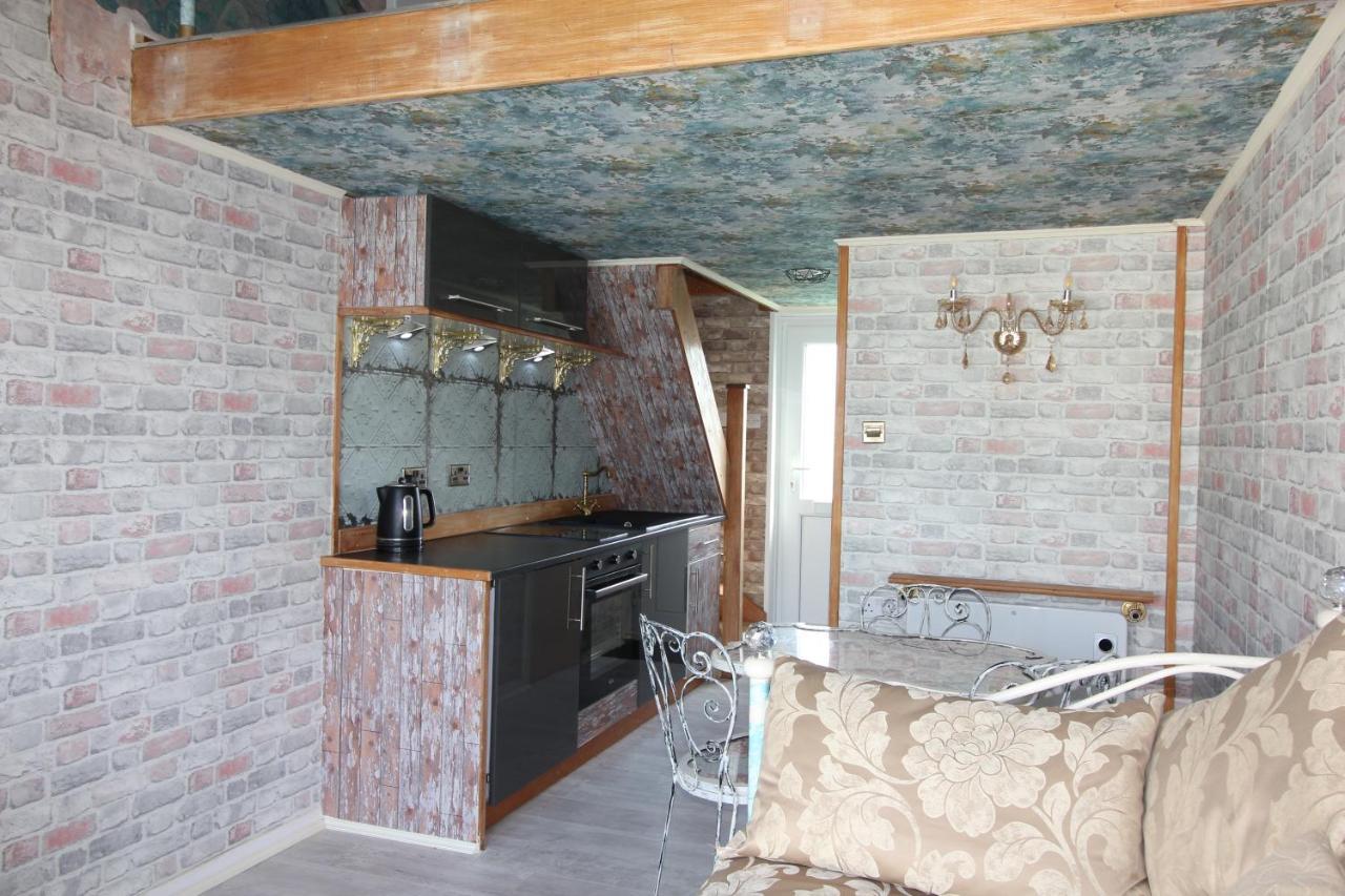 Unique, Loft-Style Apartment With Fantastic Brighton Marina Views 外观 照片